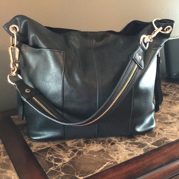 Steve Madden Handbags - Steve Madden large black bag.